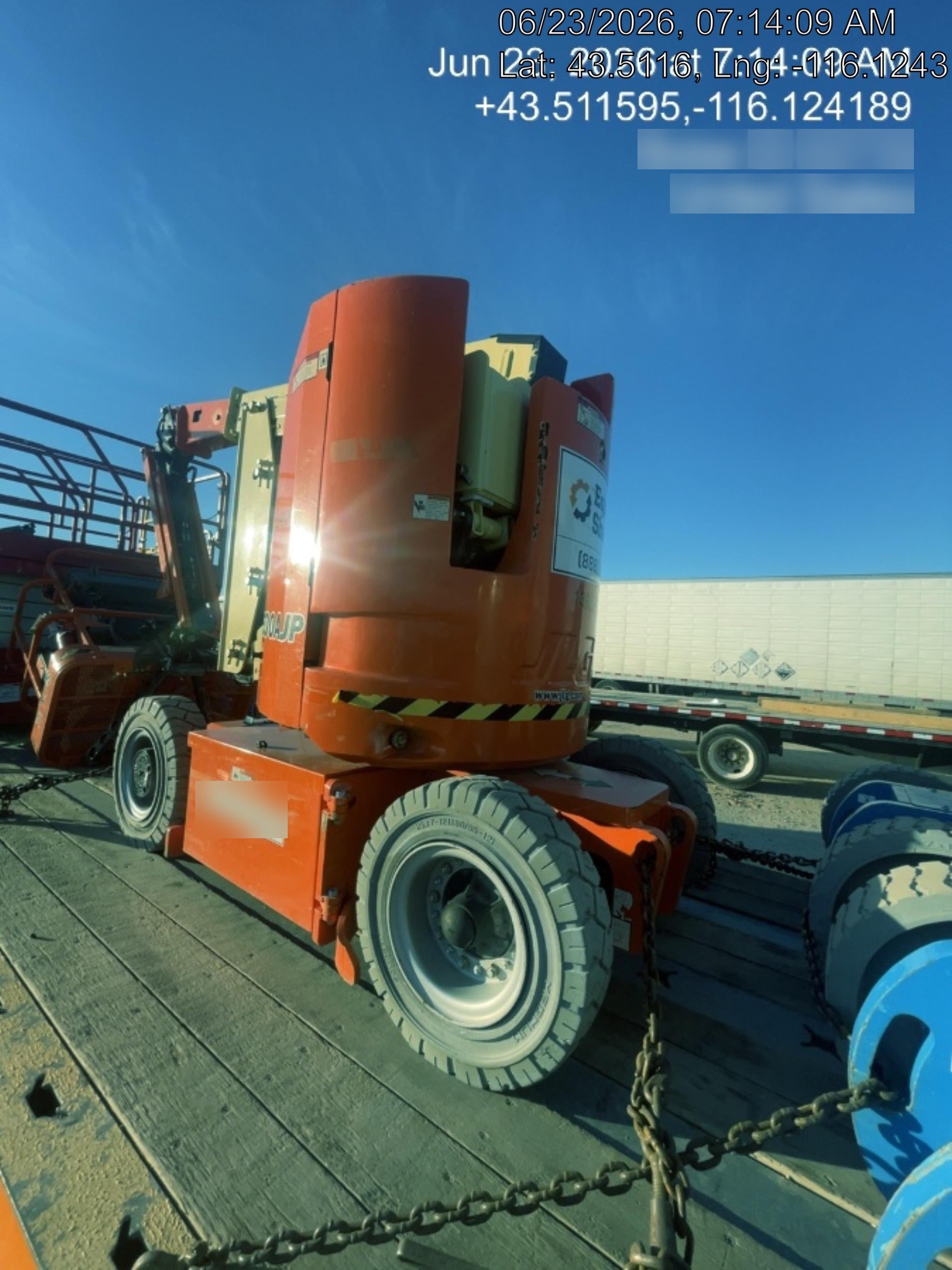 2021 JLG E300AJP