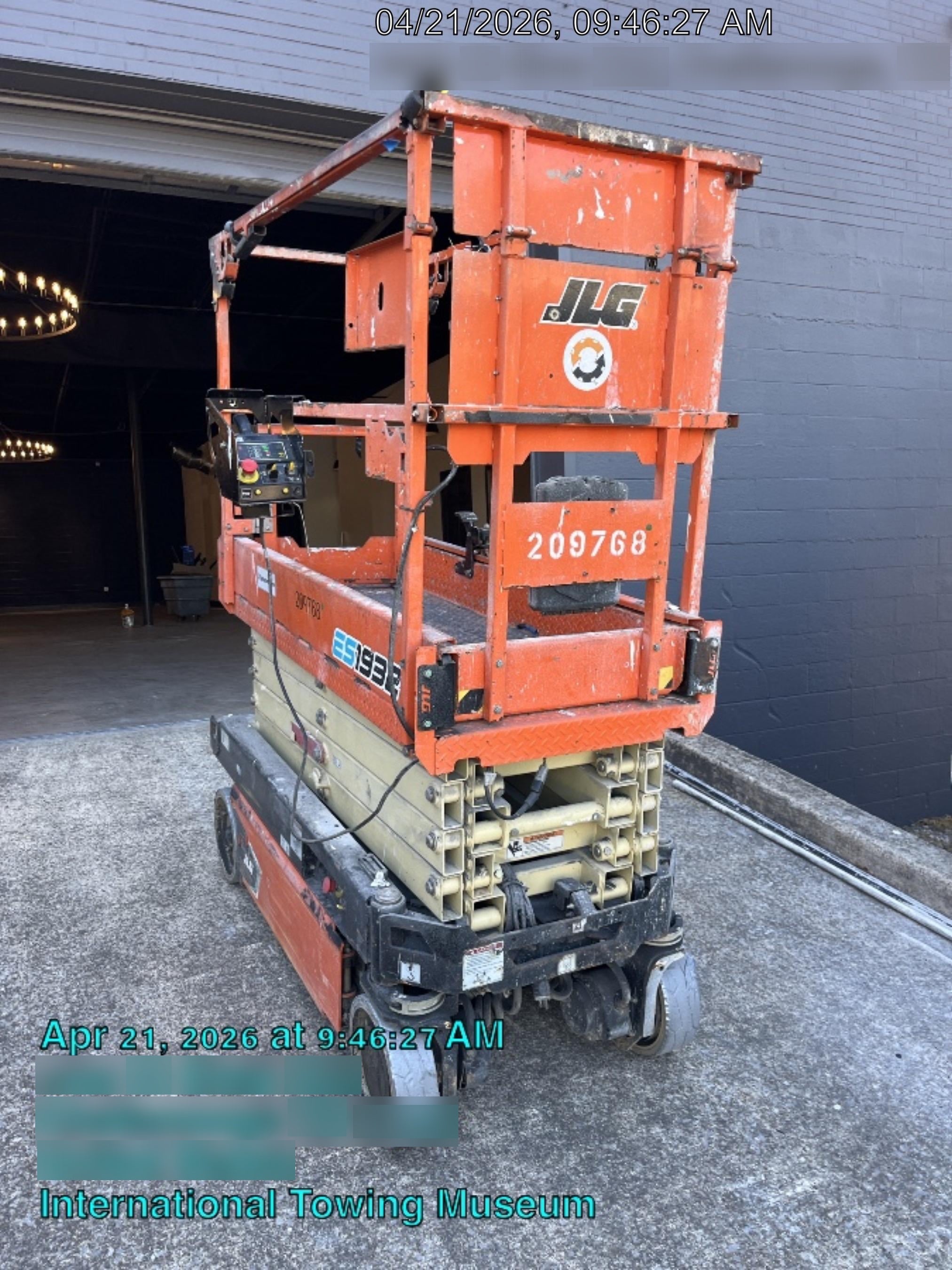 2022 JLG ES1932