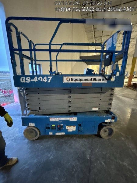 2019 Genie GS-4047 Folding rails with half height swing gate, 800W Inverter