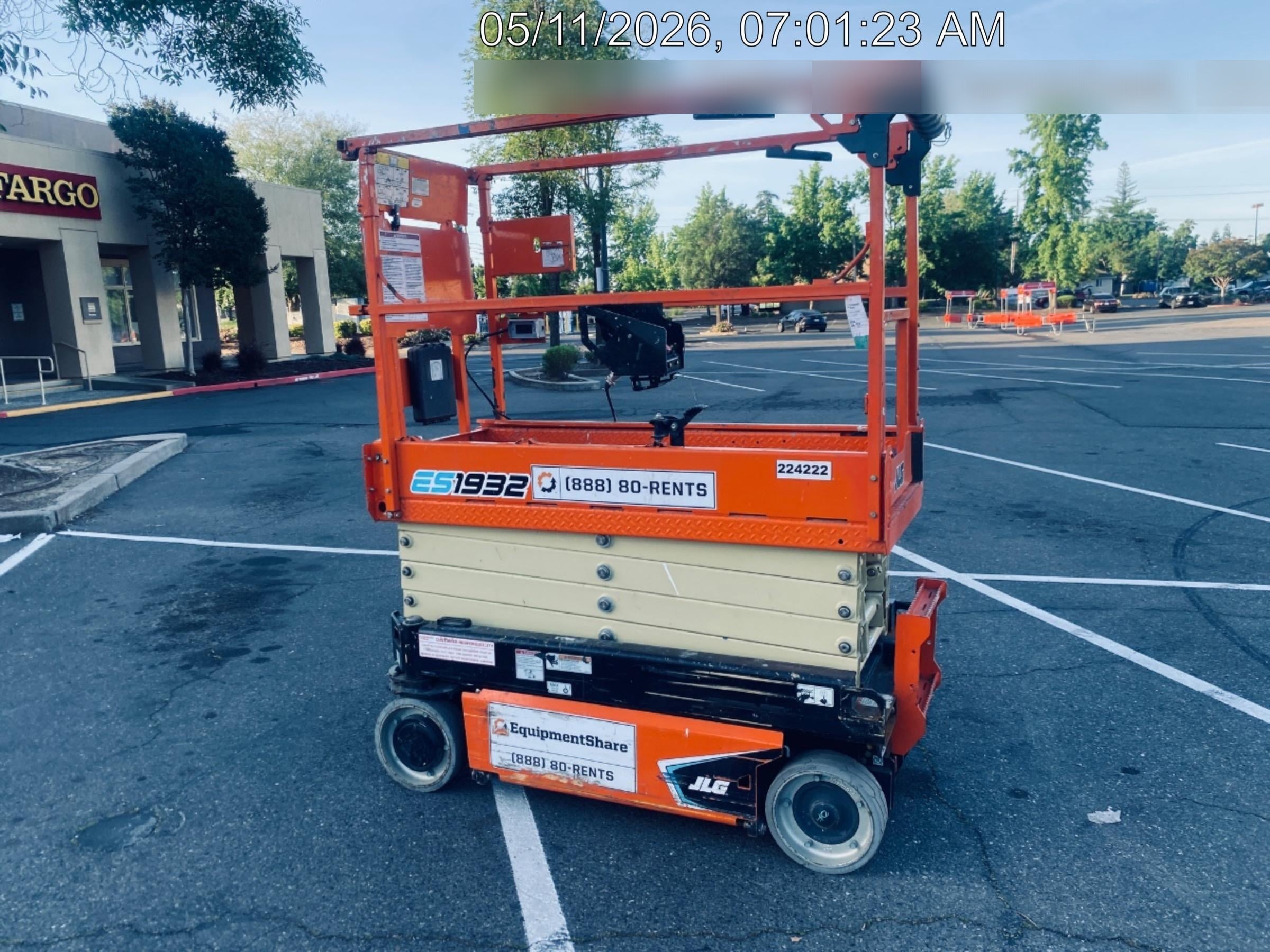 2022 JLG ES1932