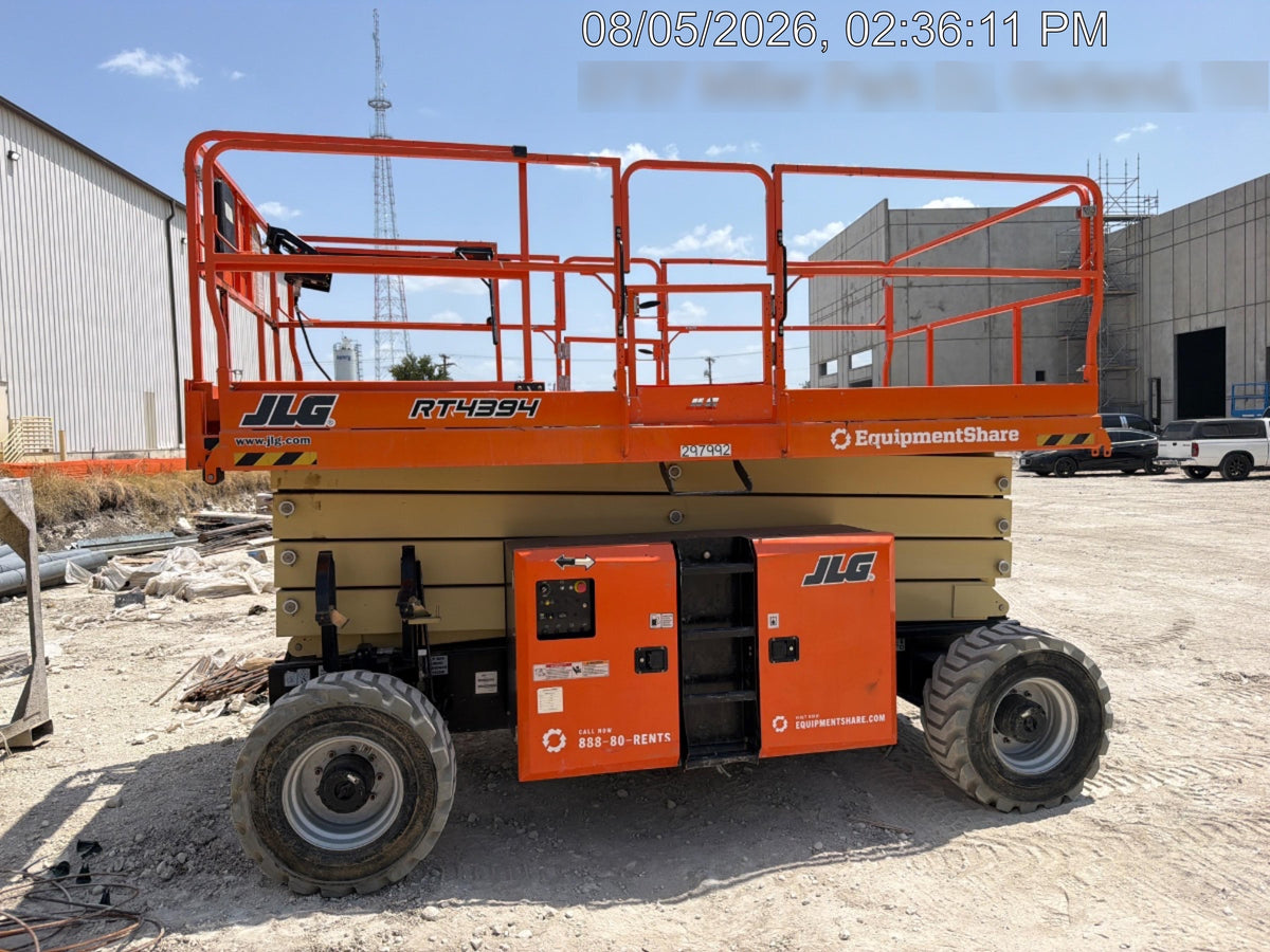 2023 JLG RT4394