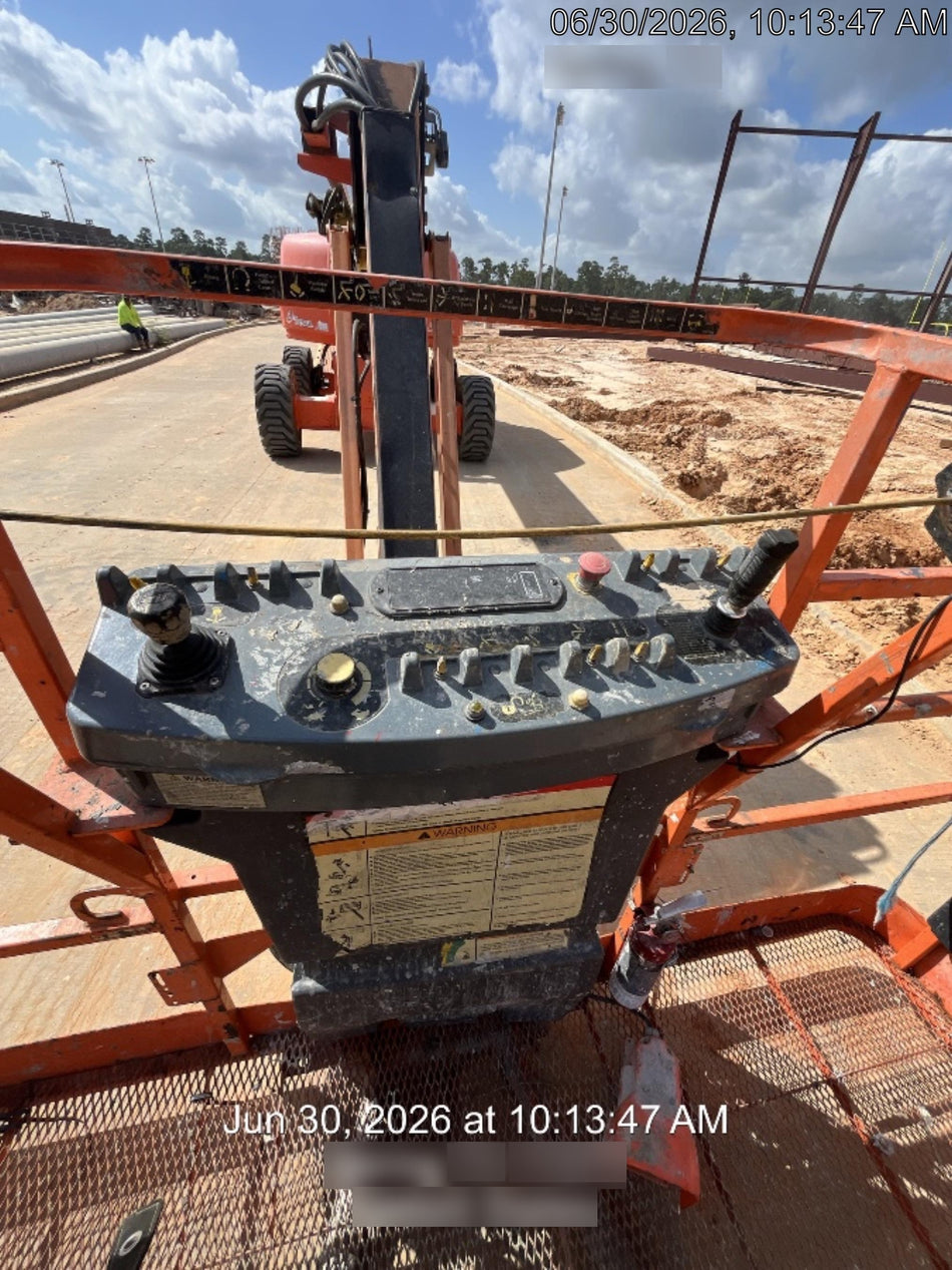 2022 JLG 660SJ