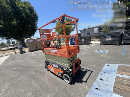 2022 JLG ES1932