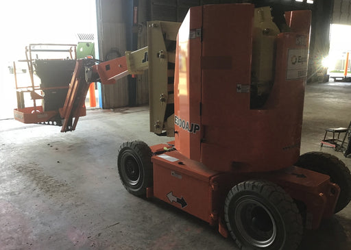 2019 JLG E300AJP