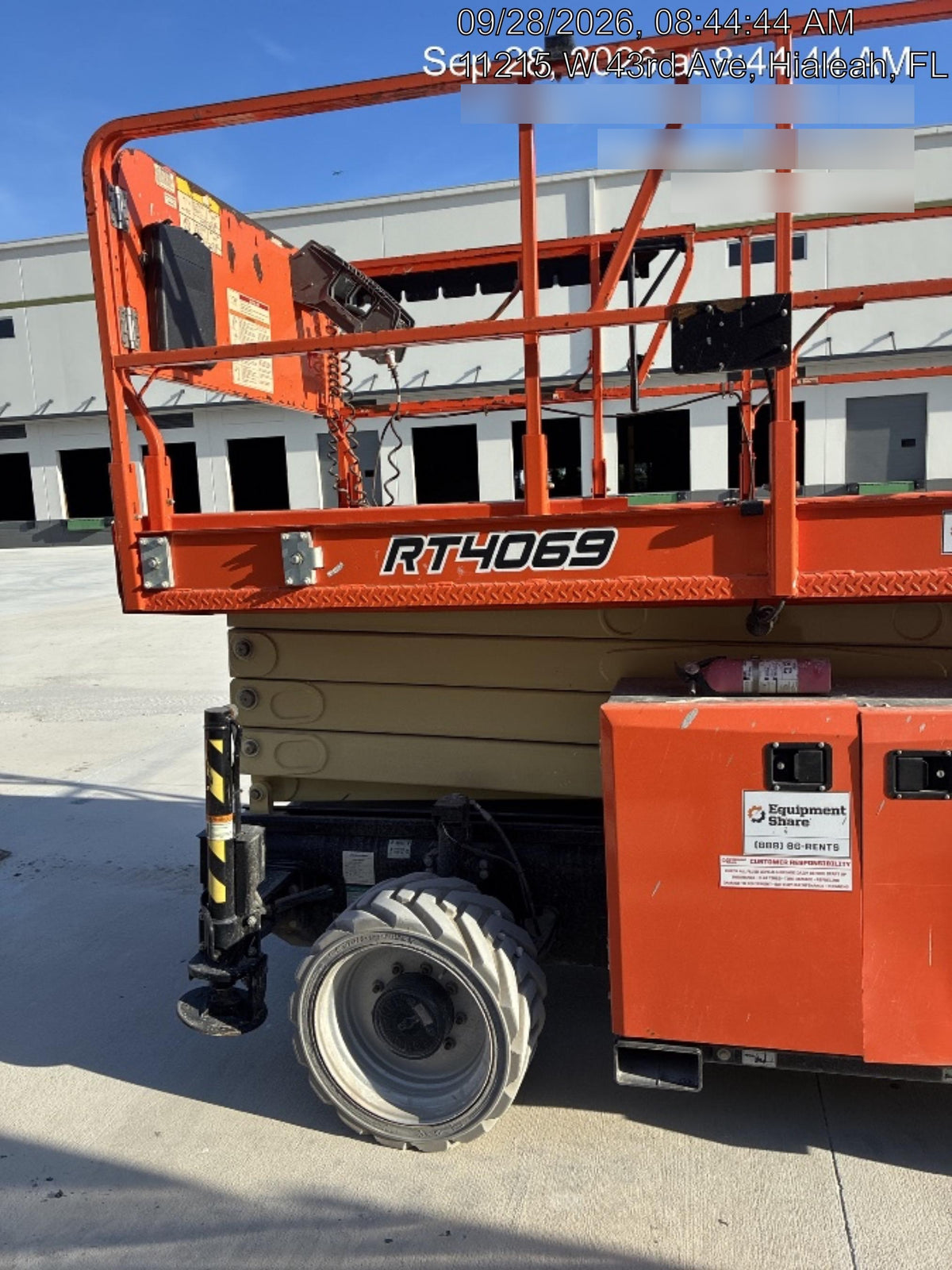 2022 JLG RT4069