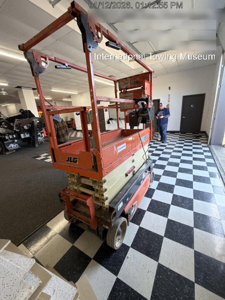 2022 JLG ES1932