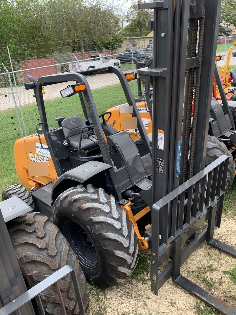 2019 CASE 588H