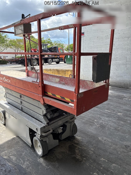2018 Skyjack SJIII-3219 Skyjack SJIII3219 Scissor Lift w/Trojan Batteries