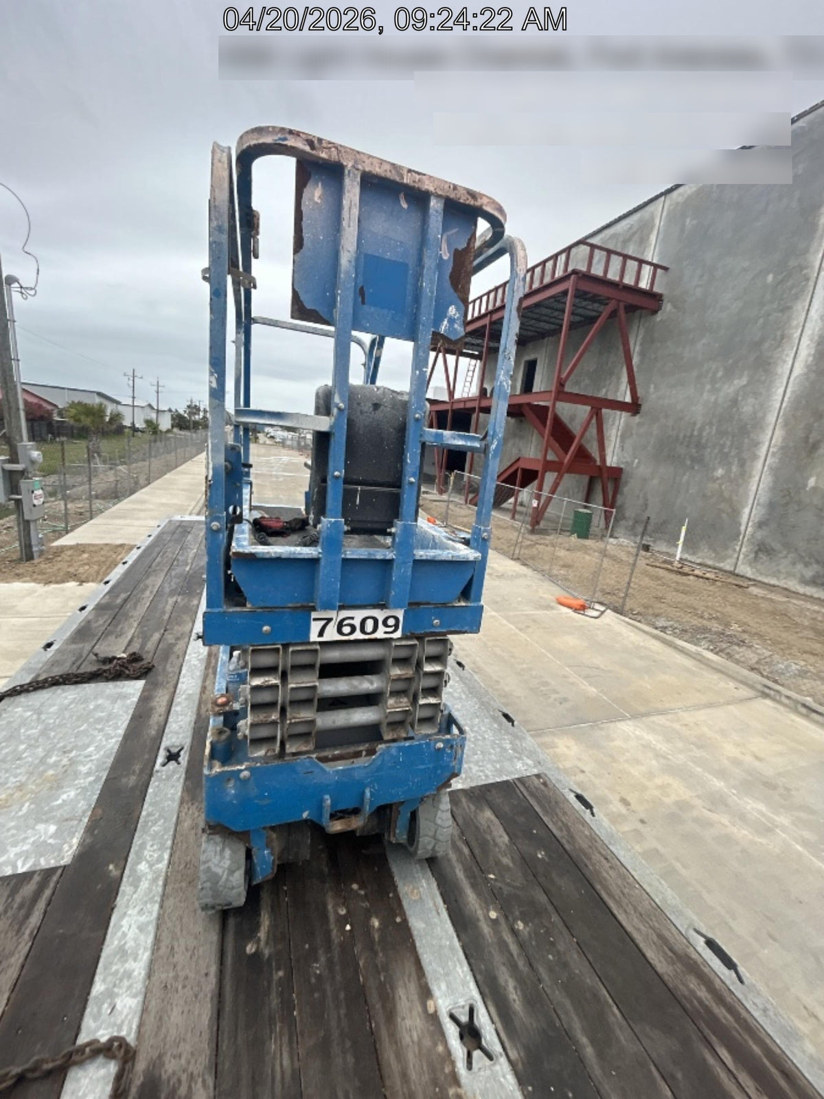 2017 Genie GS-1930 Genie GS-1930 Lift w/Fixed Rail and Chain Entry