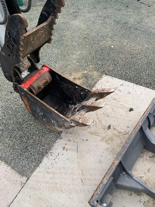 2021 TAKEUCHI TB216R