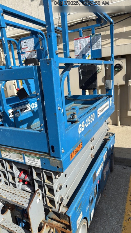 2020 Genie GS-1930 Solid Non Marking Tires, Beacon, Folding rails with half height swing gate