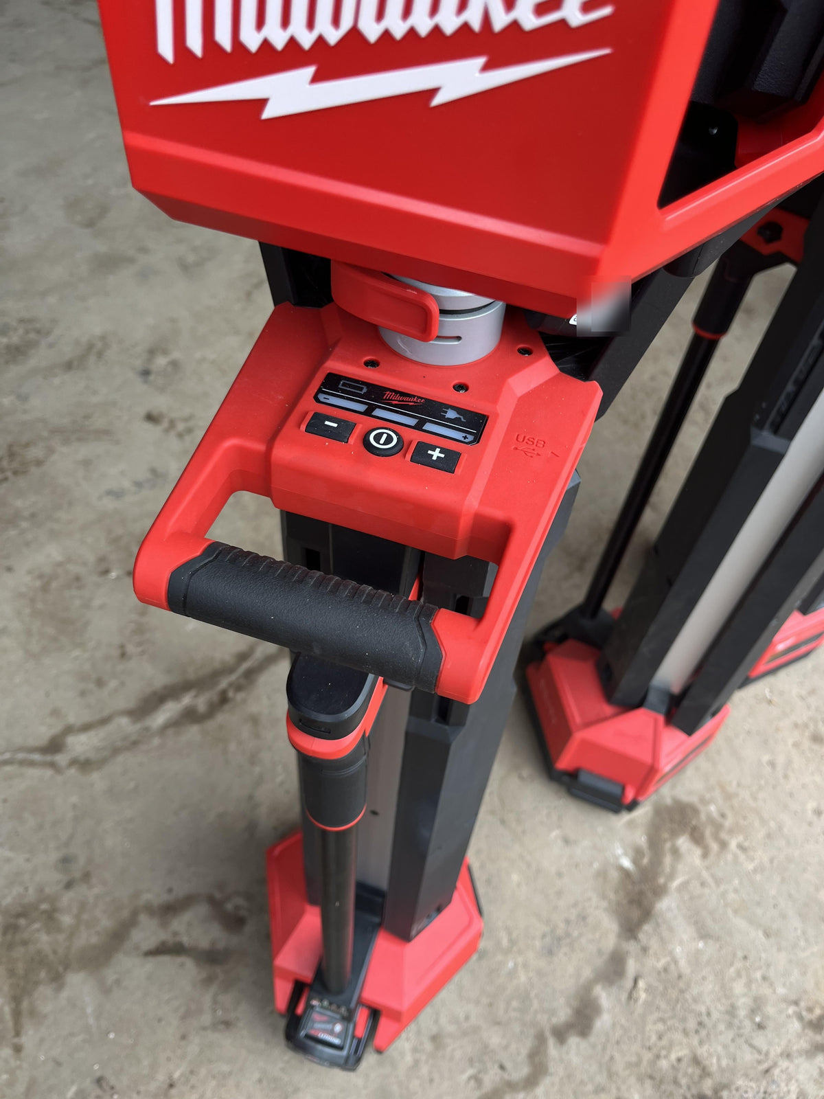 2022 MILWAUKEE 2136-20