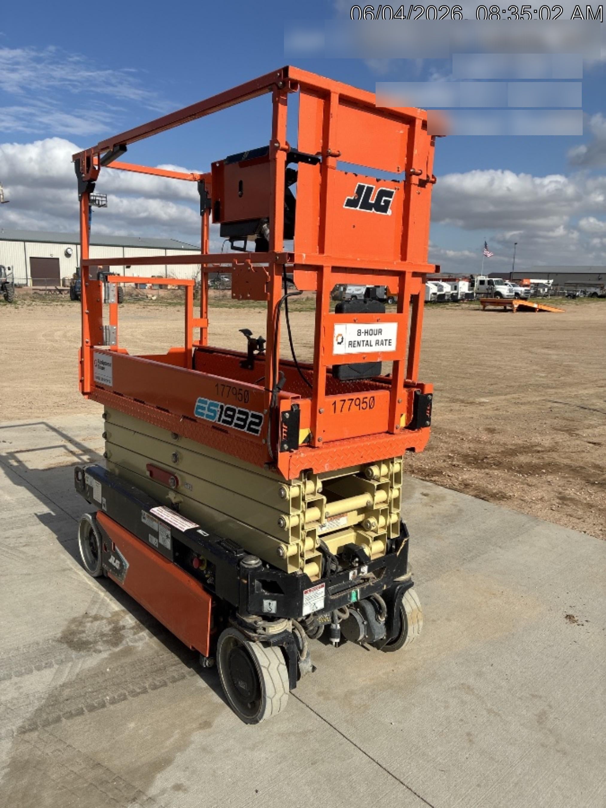 2021 JLG ES1932