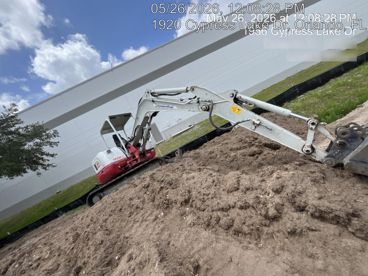 2022 TAKEUCHI TB250-2R