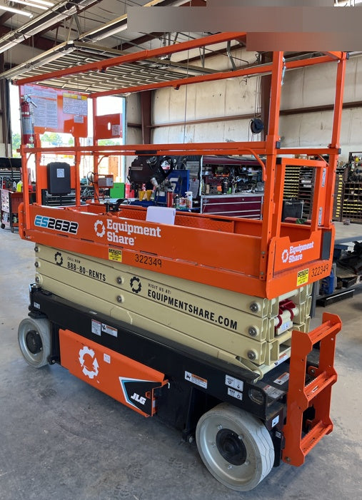 2023 JLG ES2632