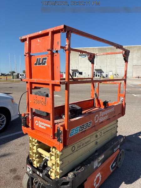 2022 JLG ES1932