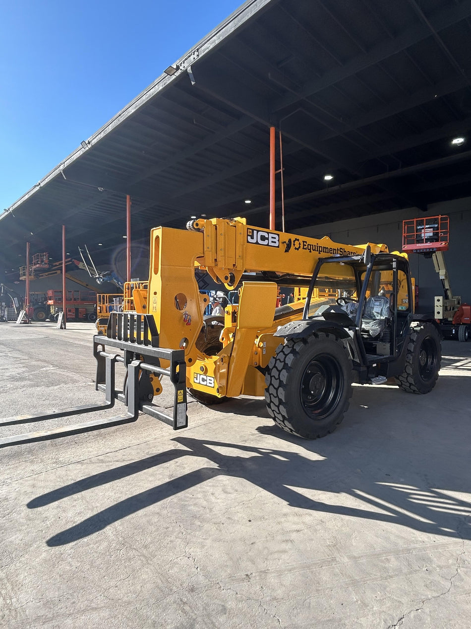 2025 JCB 512-56
