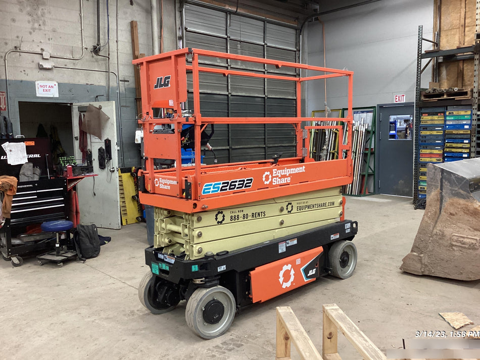 2023 JLG ES2632