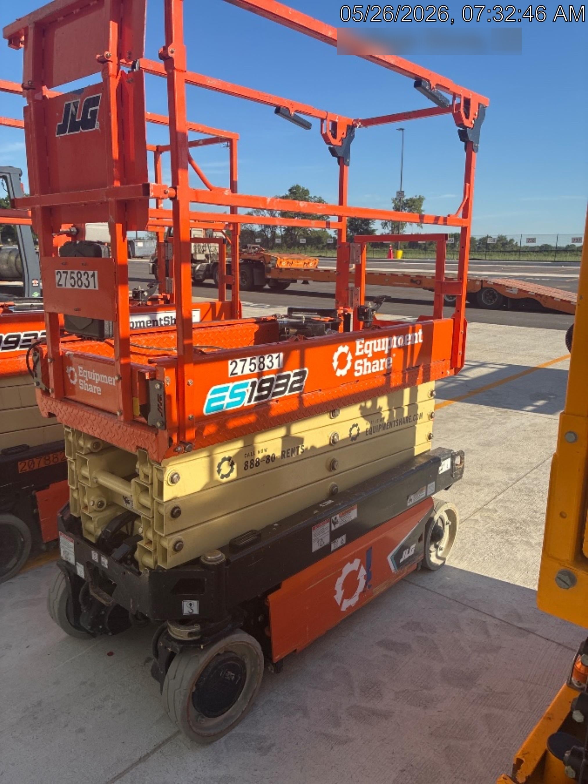2022 JLG ES1932