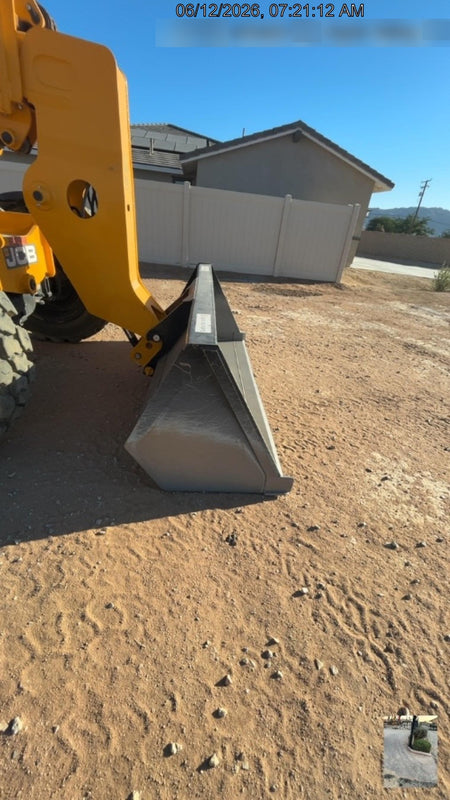 2025 JLG 1001100823