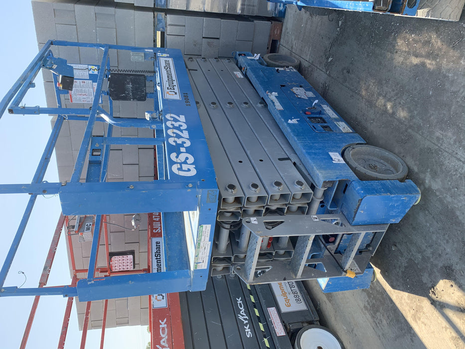 2018 GENIE GS-3232