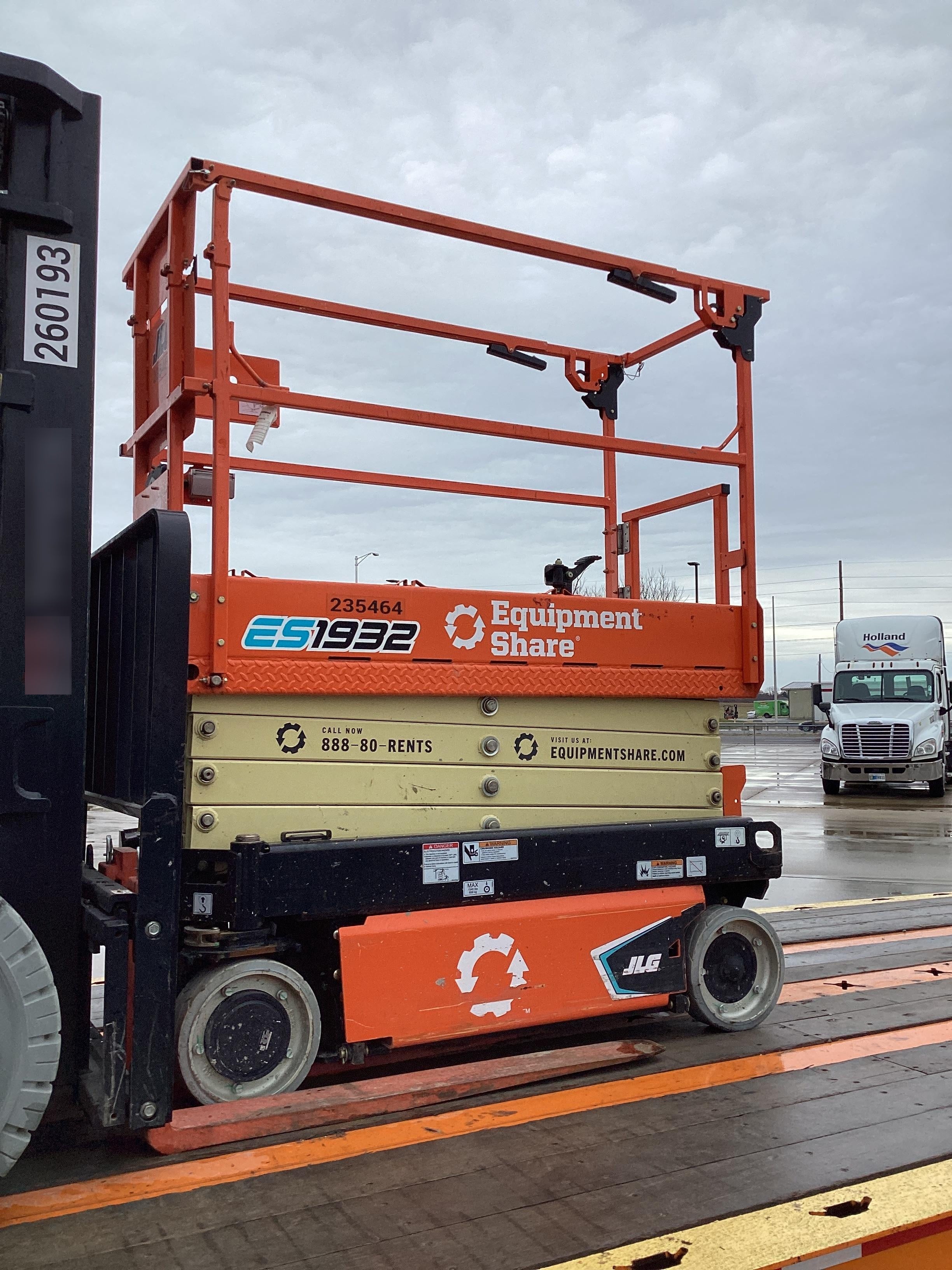 2022 JLG ES1932