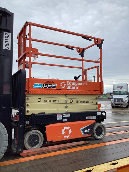 2022 JLG ES1932