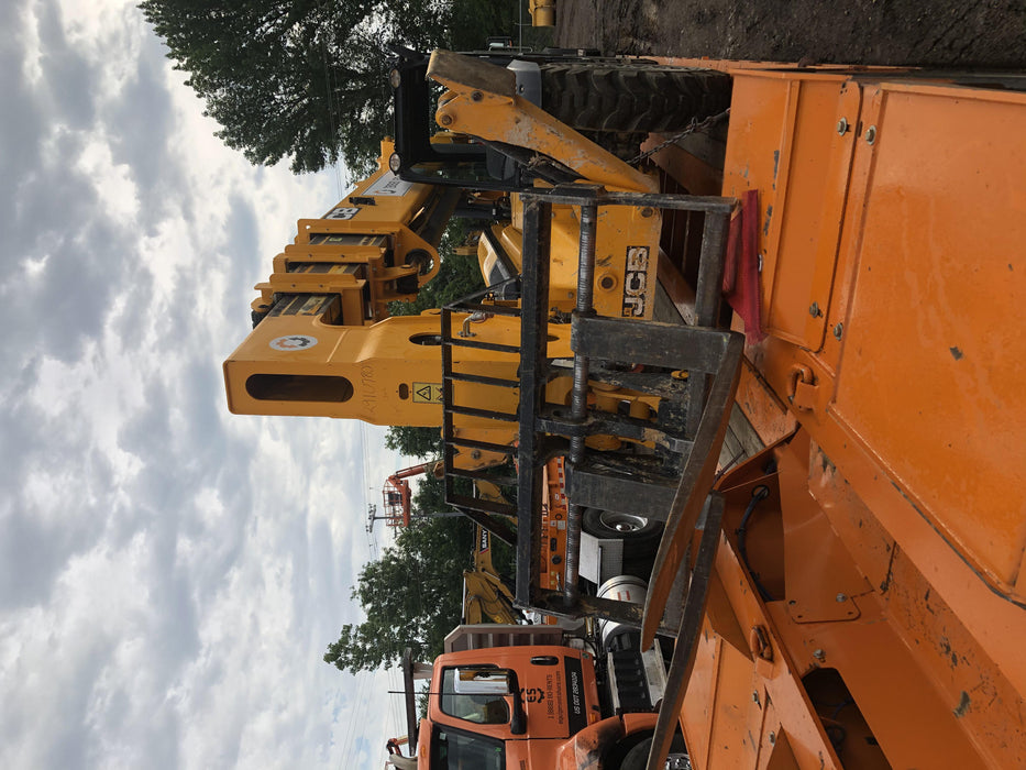 2019 JCB 512-56 Canopy, 74 HP, Solid Tires, STD Worklight, Beacon, Aux Hydraulics, Lifting Eye, Back up Alarm 66" Carriage, 60" Forks