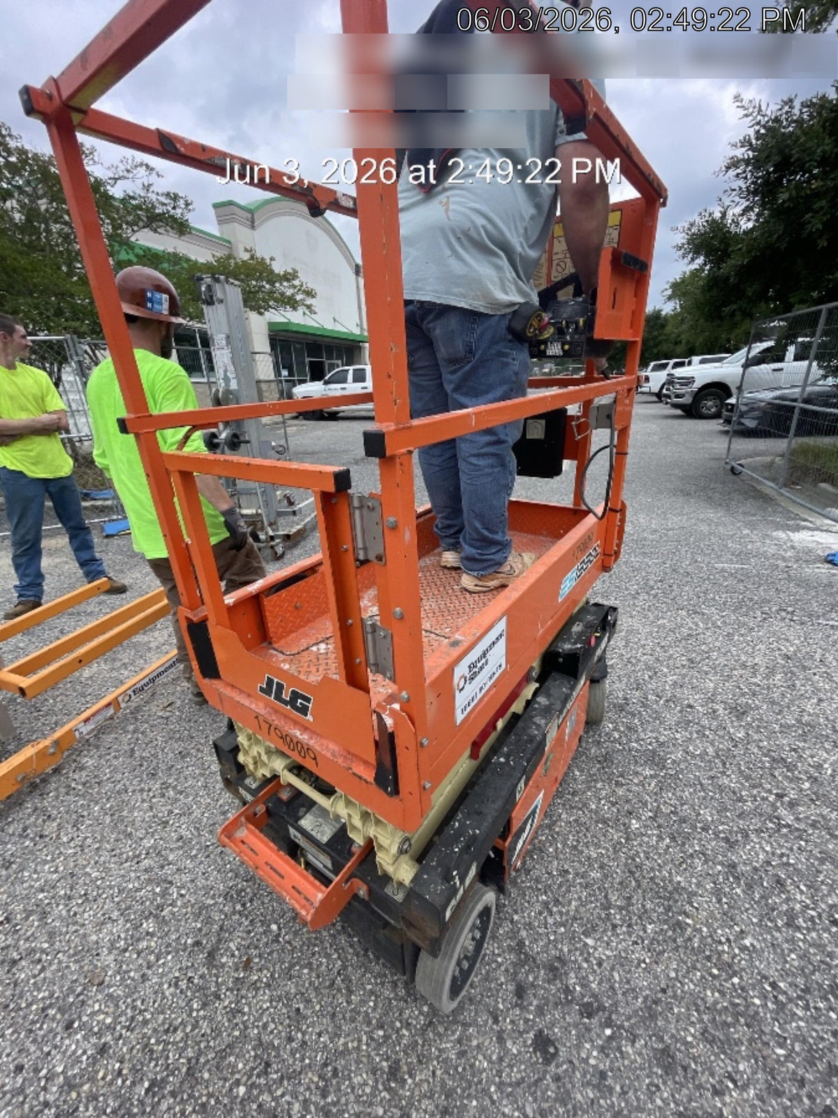 2021 JLG ES1330L