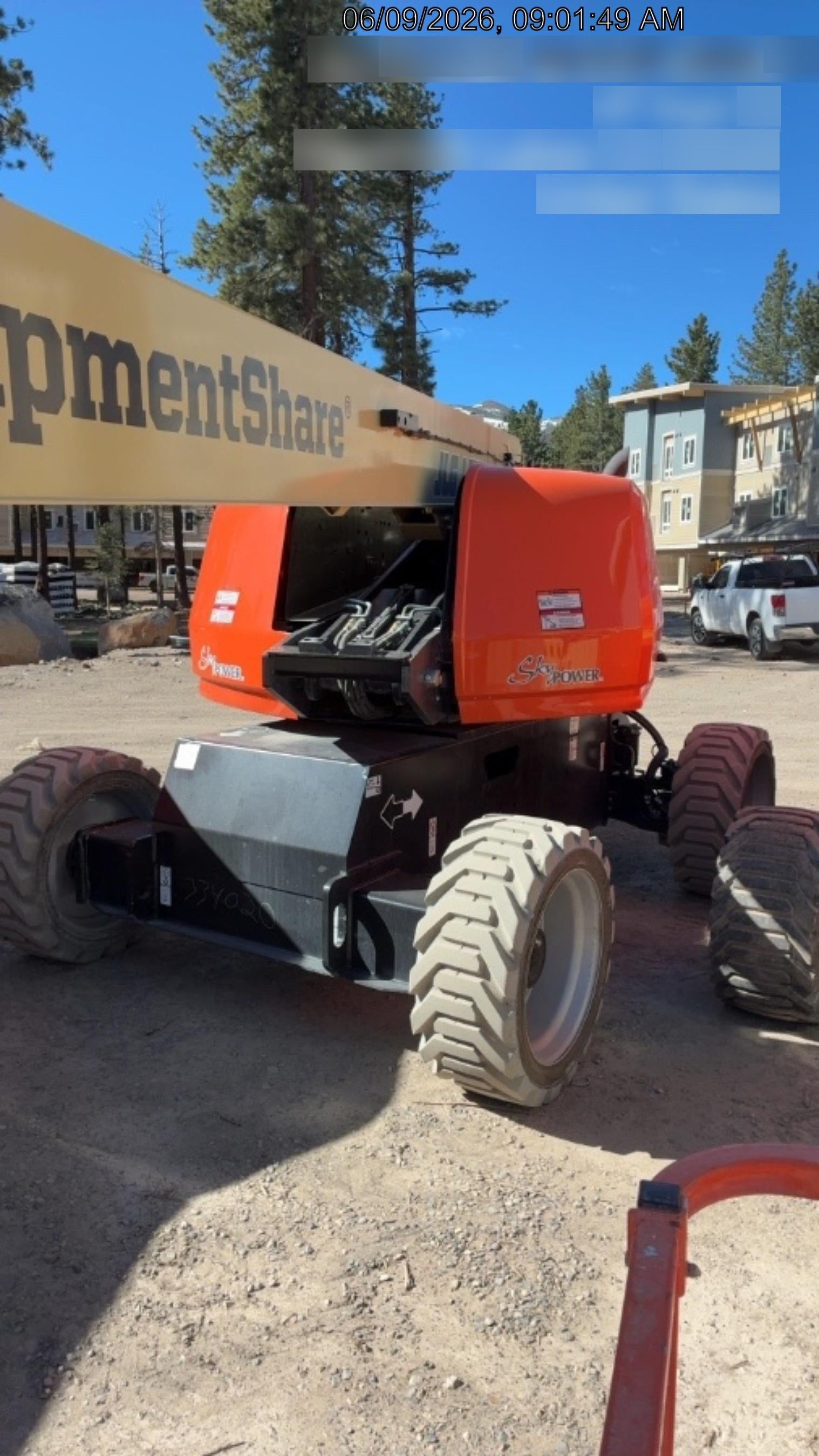 2025 JLG 660SJ