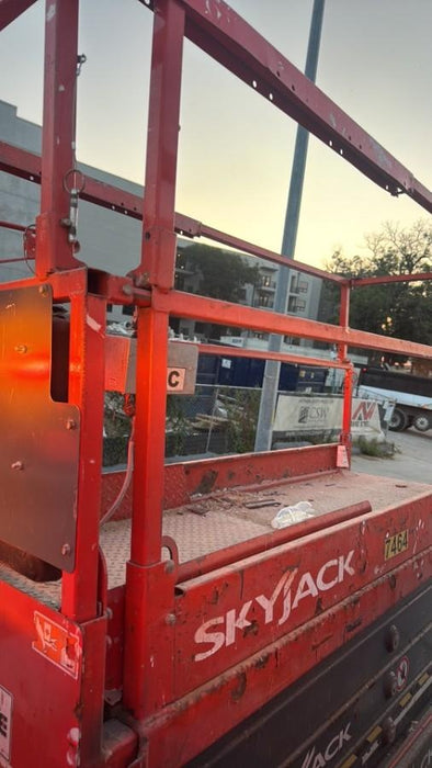 2018 Skyjack SJIII-3226 Skyjack SJIII3226 Scissor Lift w/Trojan Batteries