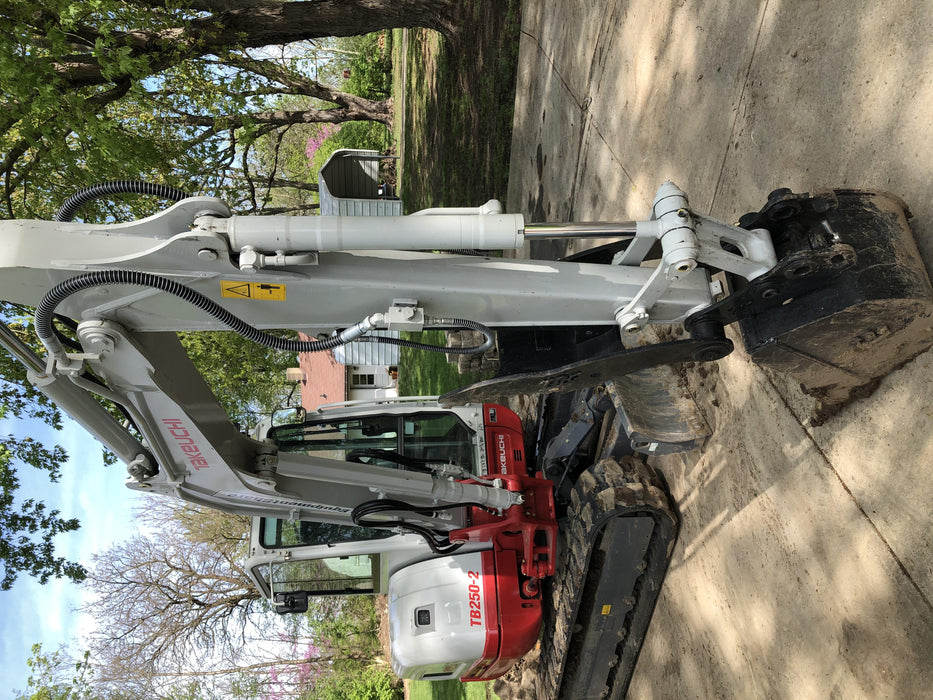 2020 TAKEUCHI TB250-2C