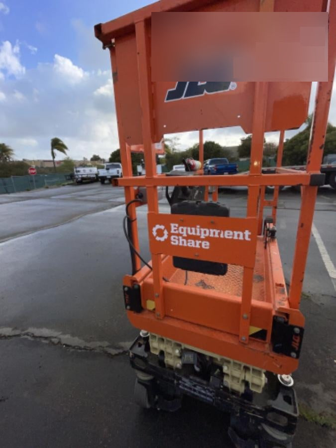 2022 JLG ES1330L
