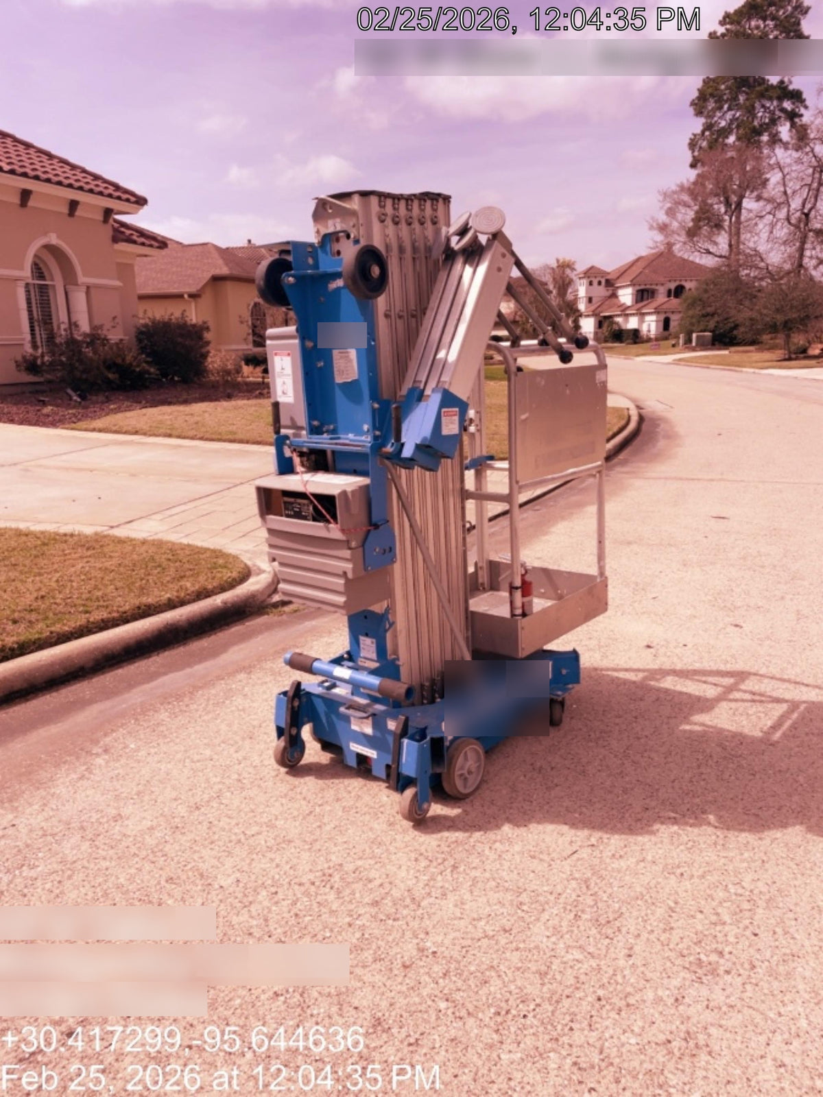 2019 GENIE AWP-30S