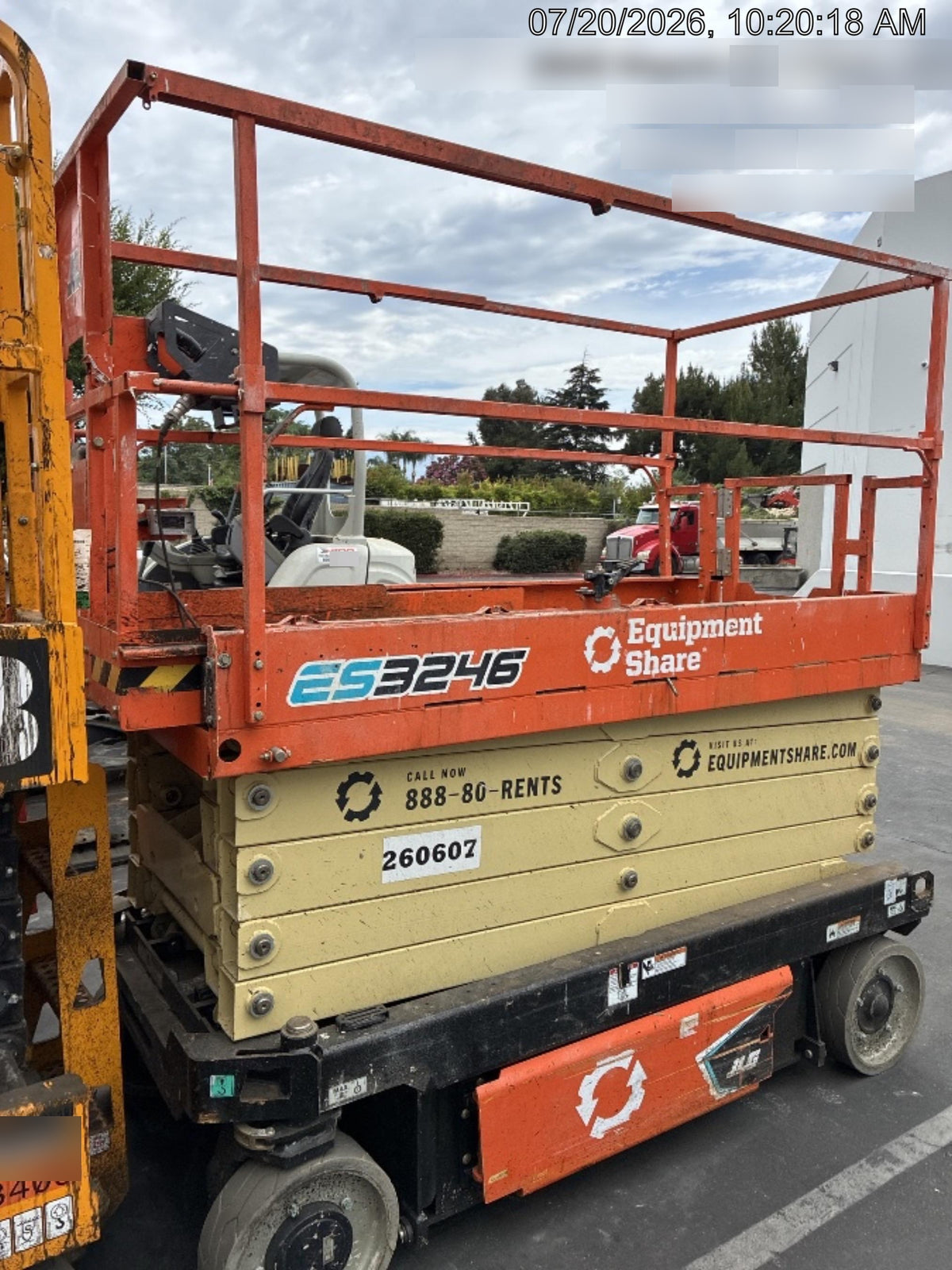 2022 JLG ES3246