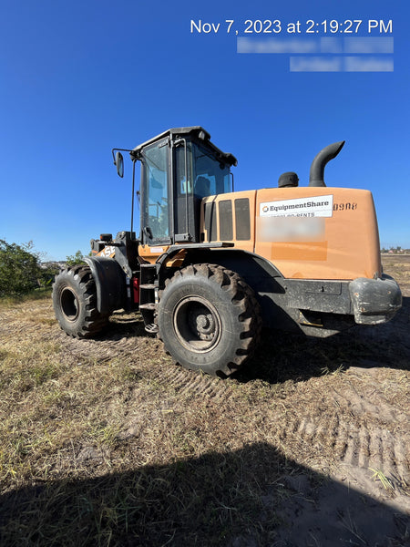 2018 Case 621G CLOSED CAB, JRB 416 STYLE HYD COUPLER