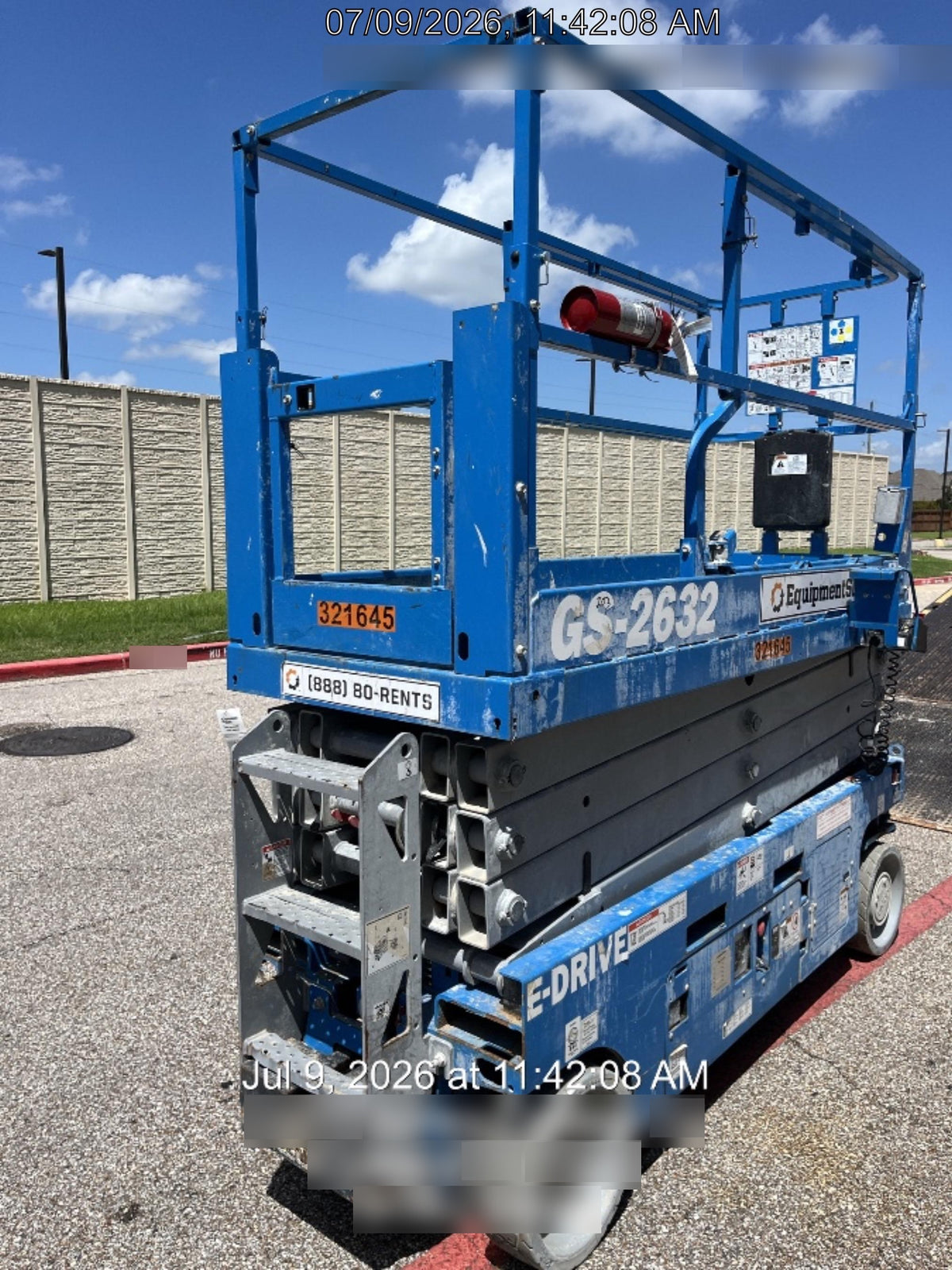 2023 GENIE GS-2632