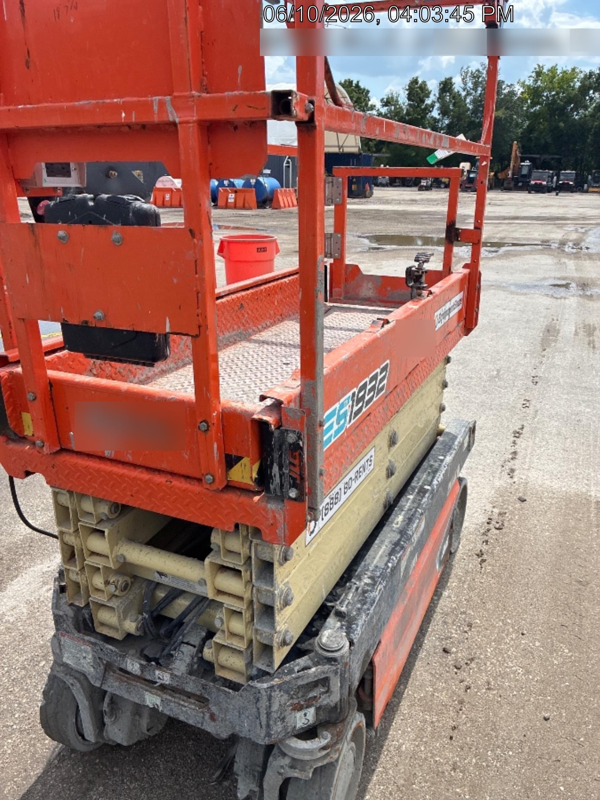 2022 JLG ES1932
