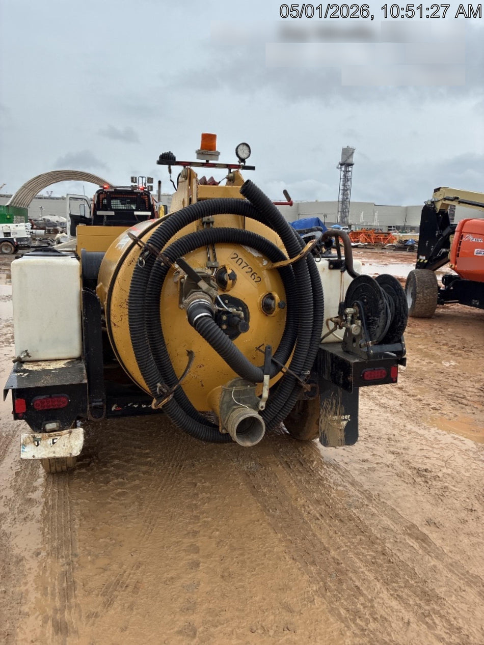2022 VAC-TRON LP573XDT