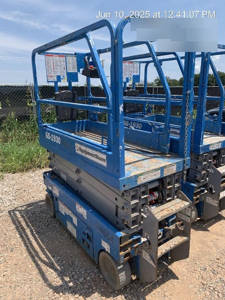2019 Genie GS-1930 Fixed rails with chain Entry