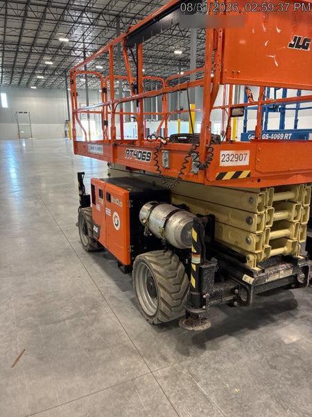 2022 JLG RT4069