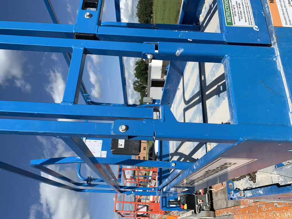 2017 Genie GS-1930 Genie GS-1930 Lift w/Fixed Rail and Chain Entry