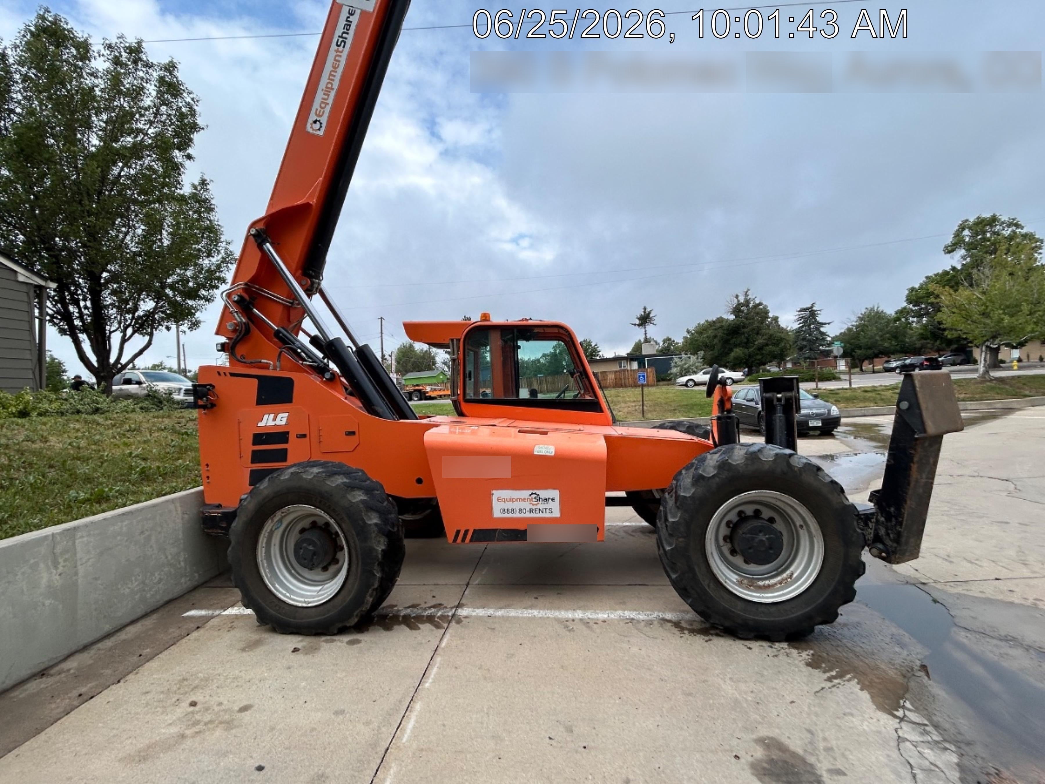 2018 Skytrak 10054 JLG Skytrak 10054, Solid Tires (shipping-Boss), CAB, Beacon and Work Light Package