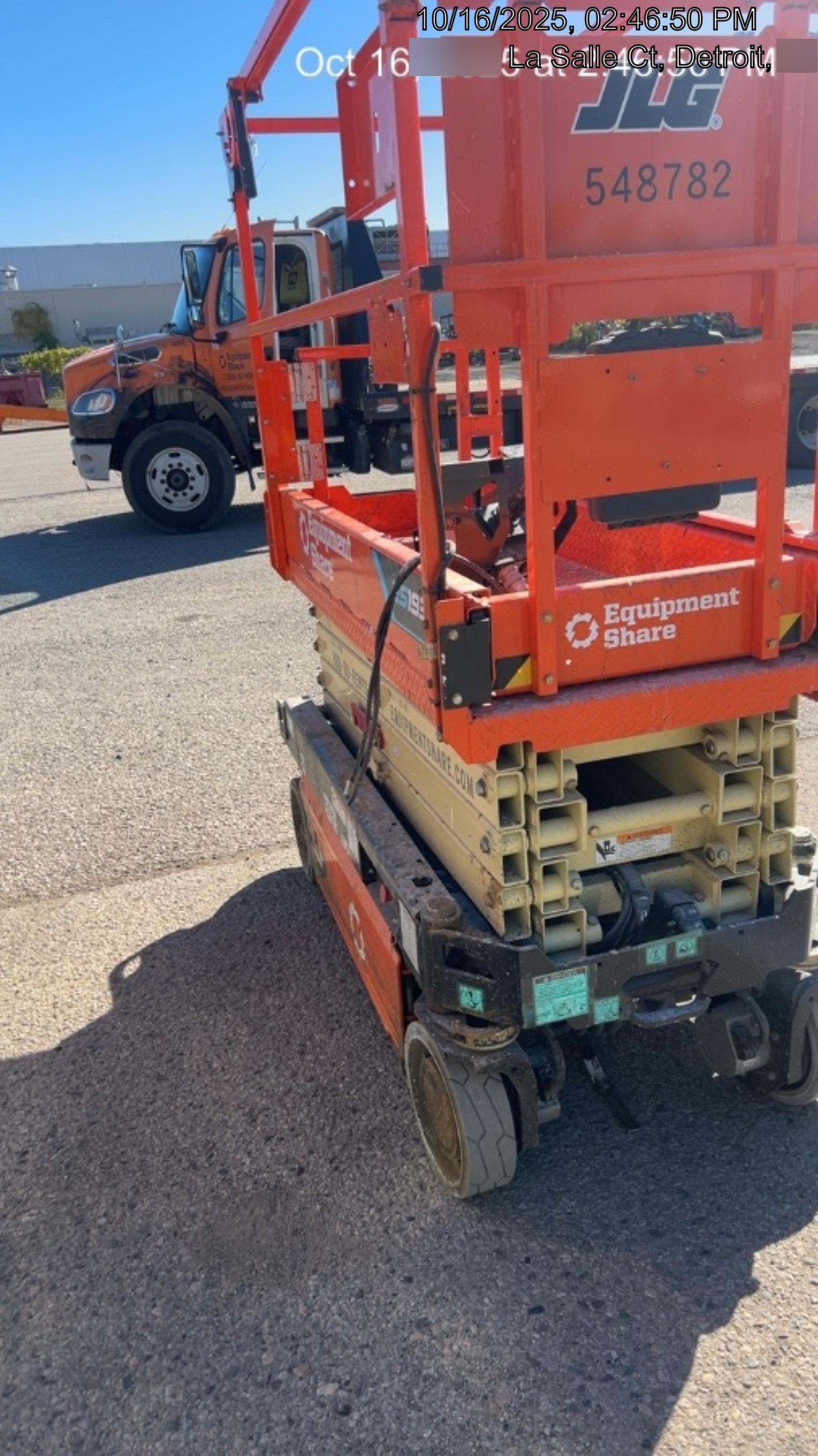 2025 JLG ES1932