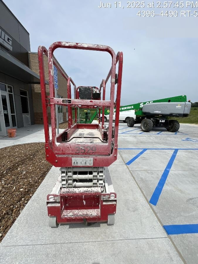 2016 MEC 1330SE MEC 1330SE Scissor Lift