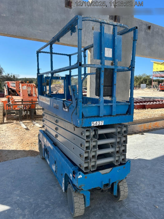2017 Genie GS-3232 Genie GS3232 Narrow 32' Scissor Lift