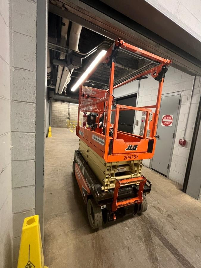 2022 JLG ES1932