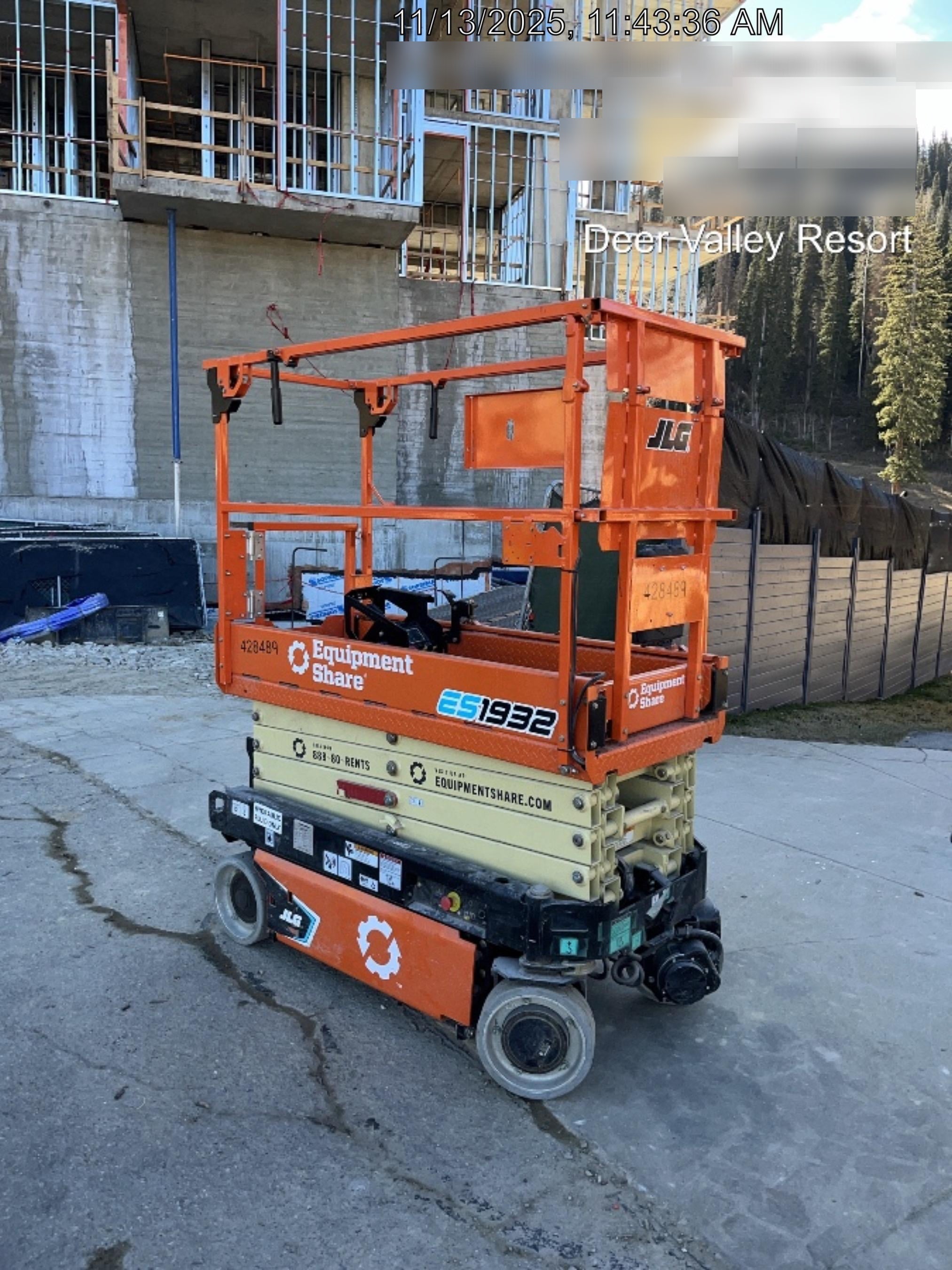2024 JLG ES1932