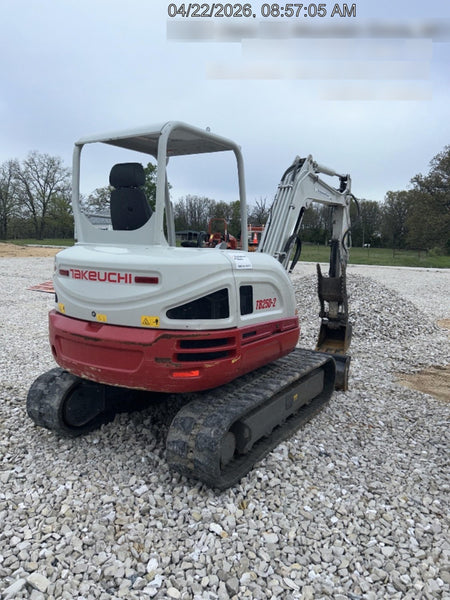 2022 TAKEUCHI TB250-2R