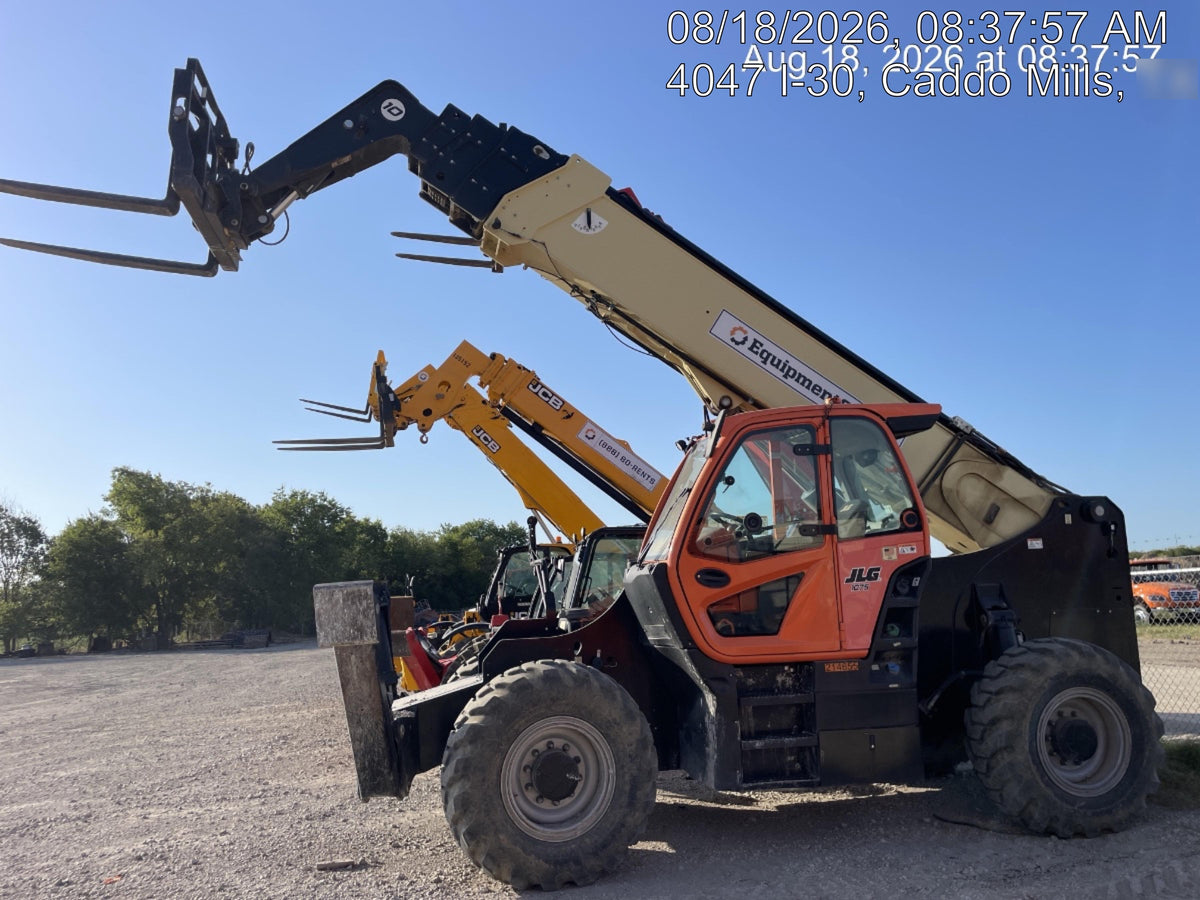 2022 JLG 1075